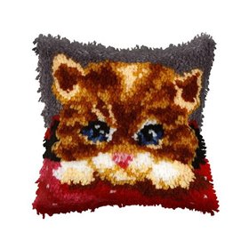 Latch hook cushion kit cat nr 4056